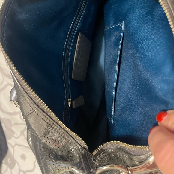 Coach purse  and matching wrislet used like new without tags no defects - Picture 9 of 11